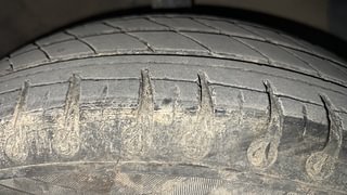 Used 2018 Hyundai Grand i10 [2017-2020] Magna 1.2 Kappa VTVT Petrol Manual tyres RIGHT FRONT TYRE TREAD VIEW