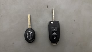 Used 2022 Tata Altroz XM Plus 1.2 Petrol Manual extra CAR KEY VIEW