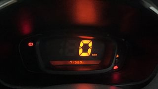 Used 2016 Renault Kwid [2015-2019] RXT Petrol Manual interior CLUSTERMETER VIEW