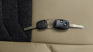 Used 2018 Honda Amaze 1.2 S (O) Petrol Manual extra CAR KEY VIEW