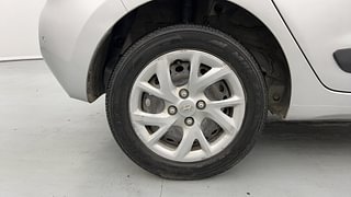 Used 2018 Hyundai Grand i10 [2017-2020] Sportz 1.2 CRDi Diesel Manual tyres RIGHT REAR TYRE RIM VIEW