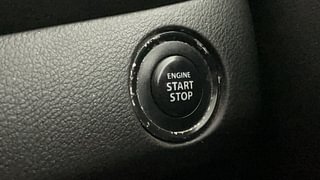 Used 2018 Maruti Suzuki Baleno [2015-2019] Zeta Petrol Petrol Manual top_features Keyless start