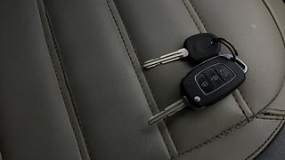 Used 2017 Hyundai Xcent [2017-2019] SX Petrol Petrol Manual extra CAR KEY VIEW