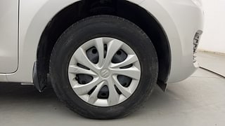 Used 2021 Maruti Suzuki Swift VXI AMT Petrol Automatic tyres RIGHT FRONT TYRE RIM VIEW