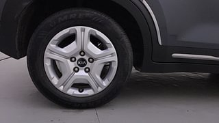 Used 2020 Kia Sonet HTX 1.0 iMT Petrol Manual tyres RIGHT REAR TYRE RIM VIEW