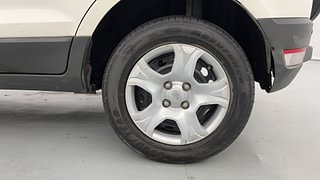 Used 2016 Ford EcoSport [2015-2017] Trend 1.5L Ti-VCT Petrol Manual tyres LEFT REAR TYRE RIM VIEW