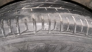 Used 2015 Hyundai i10 magna 1.1 Petrol Manual tyres RIGHT FRONT TYRE TREAD VIEW