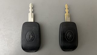 Used 2016 Renault Kwid [2015-2019] RXT Petrol Manual extra CAR KEY VIEW