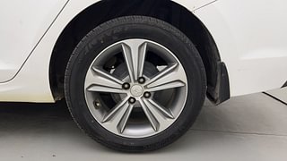 Used 2019 Hyundai Verna [2017-2020] 1.6 CRDI SX (O) AT Diesel Automatic tyres LEFT REAR TYRE RIM VIEW