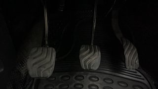 Used 2016 Renault Kwid [2015-2019] RXT Petrol Manual interior PEDALS VIEW