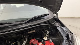 Used 2014 Maruti Suzuki Wagon R 1.0 [2010-2019] LXi Petrol Manual engine ENGINE LEFT SIDE HINGE & APRON VIEW