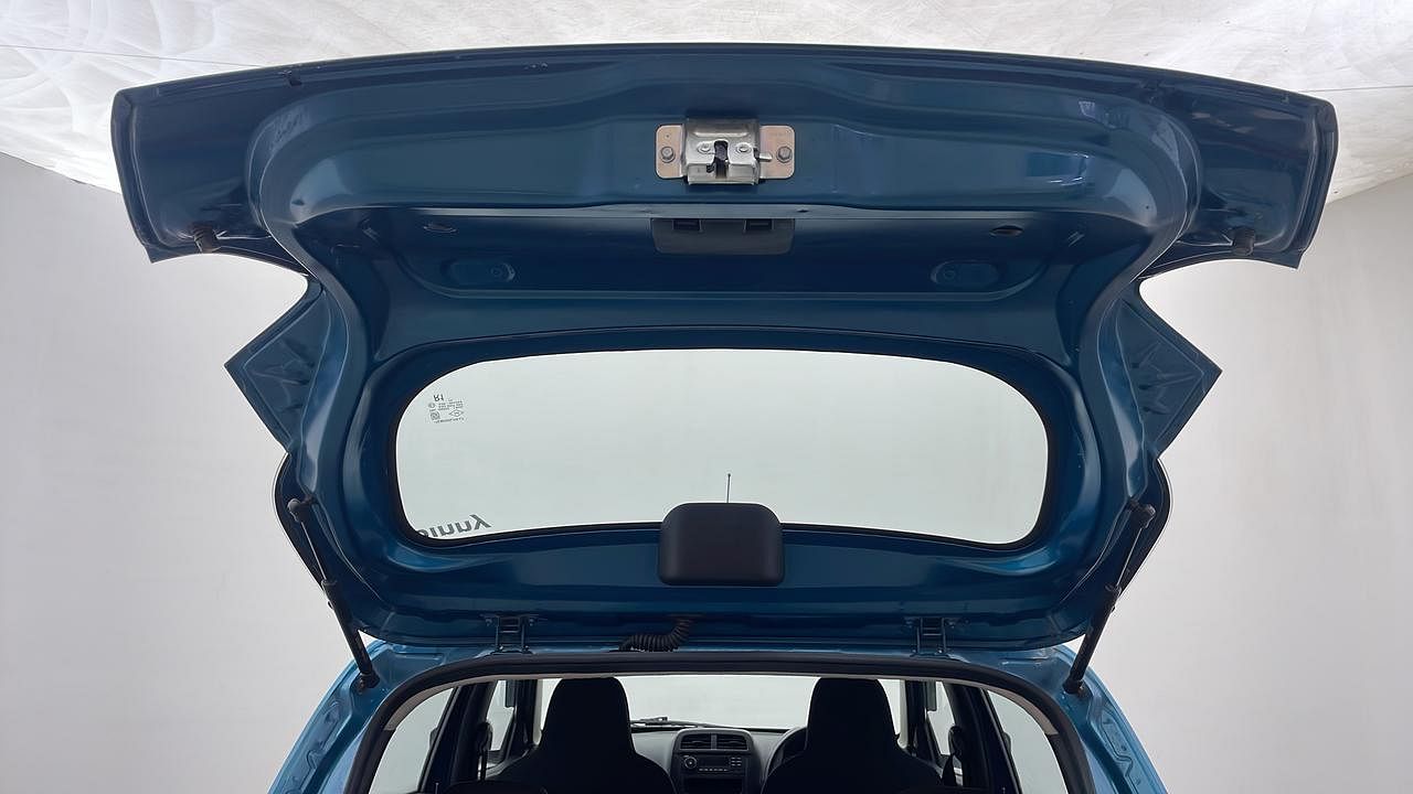 New Renault Kwid interior DICKY DOOR OPEN VIEW