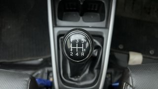 Used 2023 Maruti Suzuki XL6 Alpha MT Petrol Petrol Manual interior GEAR  KNOB VIEW
