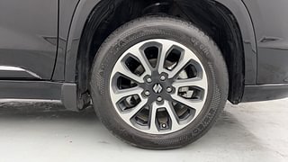 Used 2024 Maruti Suzuki Grand Vitara Alpha Plus Intelligent Hybrid eCVT Hybrid Automatic tyres RIGHT FRONT TYRE RIM VIEW