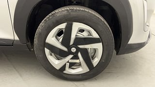 Used 2022 Nissan Magnite XE Petrol Manual tyres RIGHT FRONT TYRE RIM VIEW