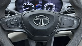 Used 2022 Tata Altroz XM Plus 1.2 Petrol Manual top_features Steering mounted controls