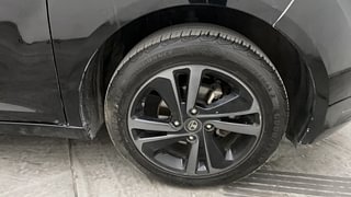Used 2023 Tata Altroz XZA+ Dark Edition Petrol Automatic tyres RIGHT FRONT TYRE RIM VIEW