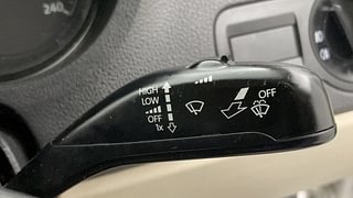 Used 2020 volkswagen Vento Highline Plus 1.0L TSI Petrol AT Petrol Automatic top_features Rain sensing wipers