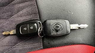 Used 2021 Renault Kwid 1.0L RXT(O) AMT Petrol Automatic extra CAR KEY VIEW