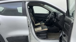 Used 2018 Renault Kwid [2015-2019] RXL Petrol Manual interior RIGHT SIDE FRONT DOOR CABIN VIEW
