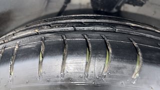 Used 2015 Hyundai i10 magna 1.1 Petrol Manual tyres RIGHT FRONT TYRE TREAD VIEW