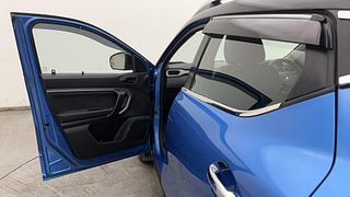 Used 2021 Renault Kiger RXZ 1.0 Turbo MT Dual Tone Petrol Manual interior LEFT FRONT DOOR OPEN VIEW