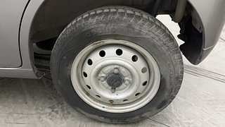 Used 2014 Maruti Suzuki Wagon R 1.0 [2010-2019] LXi Petrol Manual tyres LEFT REAR TYRE RIM VIEW