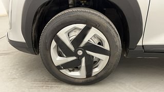 Used 2022 Nissan Magnite XE Petrol Manual tyres LEFT FRONT TYRE RIM VIEW
