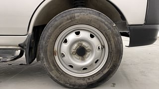 Used 2021 Maruti Suzuki Eeco AC 5 STR Petrol Manual tyres RIGHT FRONT TYRE RIM VIEW