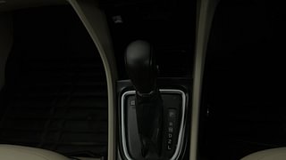Used 2022 Maruti Suzuki Ciaz Alpha AT Petrol Petrol Automatic interior GEAR  KNOB VIEW