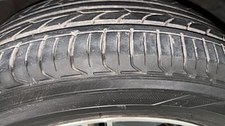 Used 2015 Hyundai Creta [2015-2018] 1.6 SX Plus Diesel Manual tyres RIGHT FRONT TYRE TREAD VIEW