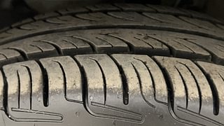 Used 2018 Hyundai Elite i20 [2018-2020] Asta 1.2 Petrol Manual tyres LEFT FRONT TYRE TREAD VIEW