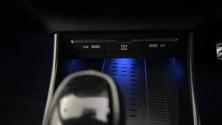 Used 2020 Hyundai New i20 Asta (O) 1.0 Turbo DCT Petrol Automatic top_features Wireless phone charging