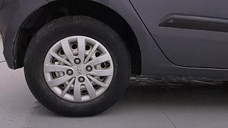 Used 2015 Hyundai i10 magna 1.1 Petrol Manual tyres RIGHT REAR TYRE RIM VIEW