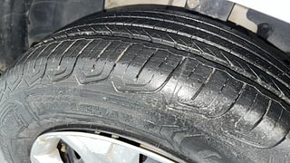 Used 2016 Ford EcoSport [2015-2017] Trend 1.5L Ti-VCT Petrol Manual tyres RIGHT FRONT TYRE TREAD VIEW