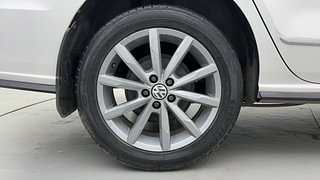Used 2022 volkswagen Vento Highline Plus 1.0L TSI Petrol AT Petrol Automatic tyres RIGHT REAR TYRE RIM VIEW