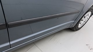 Used 2011 Maruti Suzuki Swift [2007-2011] VXi Petrol Manual dents MINOR SCRATCH