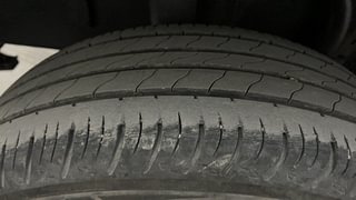 Used 2021 Renault Kiger RXZ 1.0 Turbo MT Dual Tone Petrol Manual tyres RIGHT REAR TYRE TREAD VIEW