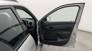 Used 2016 Renault Kwid [2015-2019] RXT Petrol Manual interior RIGHT FRONT DOOR OPEN VIEW