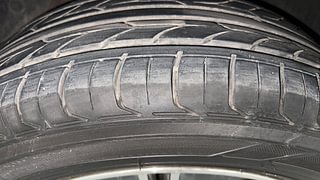 Used 2015 Hyundai Creta [2015-2018] 1.6 SX Plus Diesel Manual tyres RIGHT REAR TYRE TREAD VIEW
