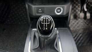 Used 2022 Renault Kiger RXT MT Petrol Manual interior GEAR  KNOB VIEW