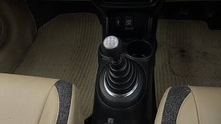 Used 2018 Honda Amaze 1.2 S (O) Petrol Manual interior GEAR  KNOB VIEW