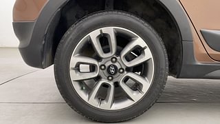 Used 2015 Hyundai i20 Active [2015-2020] 1.2 S Petrol Manual tyres RIGHT REAR TYRE RIM VIEW