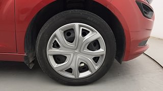 Used 2022 Tata Altroz XM Plus 1.2 Petrol Manual tyres RIGHT FRONT TYRE RIM VIEW