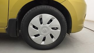 Used 2015 Maruti Suzuki Celerio VXI AMT Petrol Automatic tyres RIGHT FRONT TYRE RIM VIEW