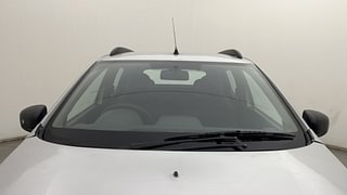 Used 2016 Renault Kwid [2015-2019] RXT Petrol Manual exterior FRONT WINDSHIELD VIEW