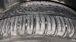 Used 2015 Volkswagen Polo [2010-2014] Highline1.2L (P) Petrol Manual tyres RIGHT REAR TYRE TREAD VIEW