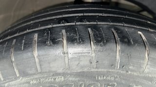 Used 2019 Maruti Suzuki Swift [2017-2021] ZXi Plus AMT Petrol Automatic tyres RIGHT FRONT TYRE TREAD VIEW