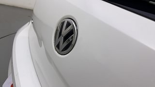 Used 2015 Volkswagen Polo [2010-2014] Highline1.2L (P) Petrol Manual dents MINOR DENT