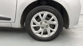 Used 2018 Hyundai Grand i10 [2017-2020] Sportz 1.2 CRDi Diesel Manual tyres RIGHT FRONT TYRE RIM VIEW